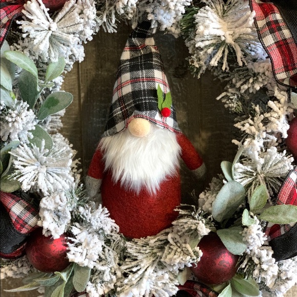 Handmade Holiday Gnome Wreath. - Picture 2 of 3